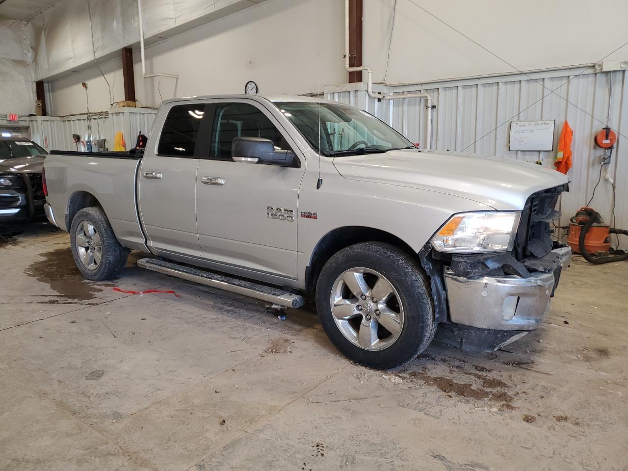 2017 RAM 1500 SLT - Image 4