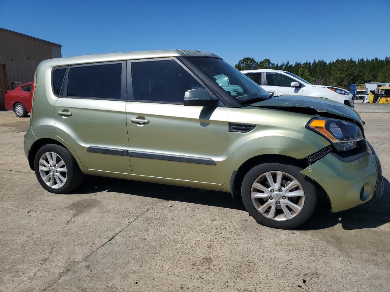 2013 KIA SOUL + - Image 4
