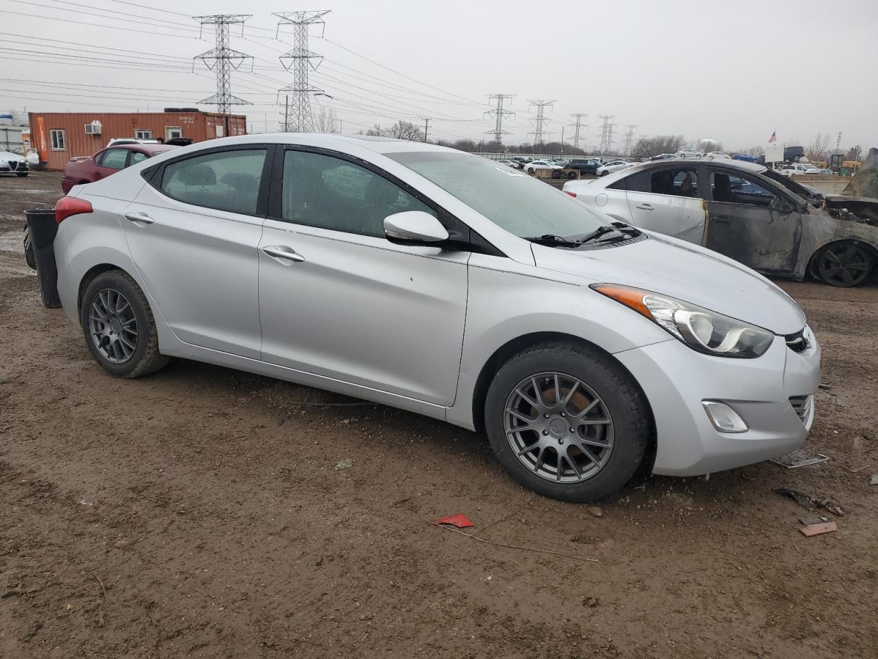 2013 HYUNDAI ELANTRA GL - Image 4