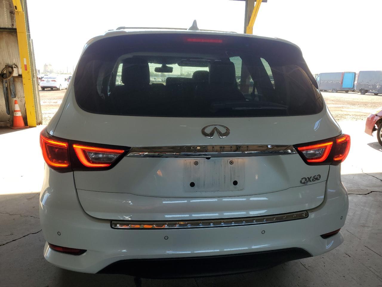 2017 INFINITI QX60 - Image 6