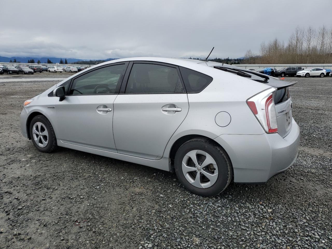 2015 TOYOTA PRIUS - Фото 2