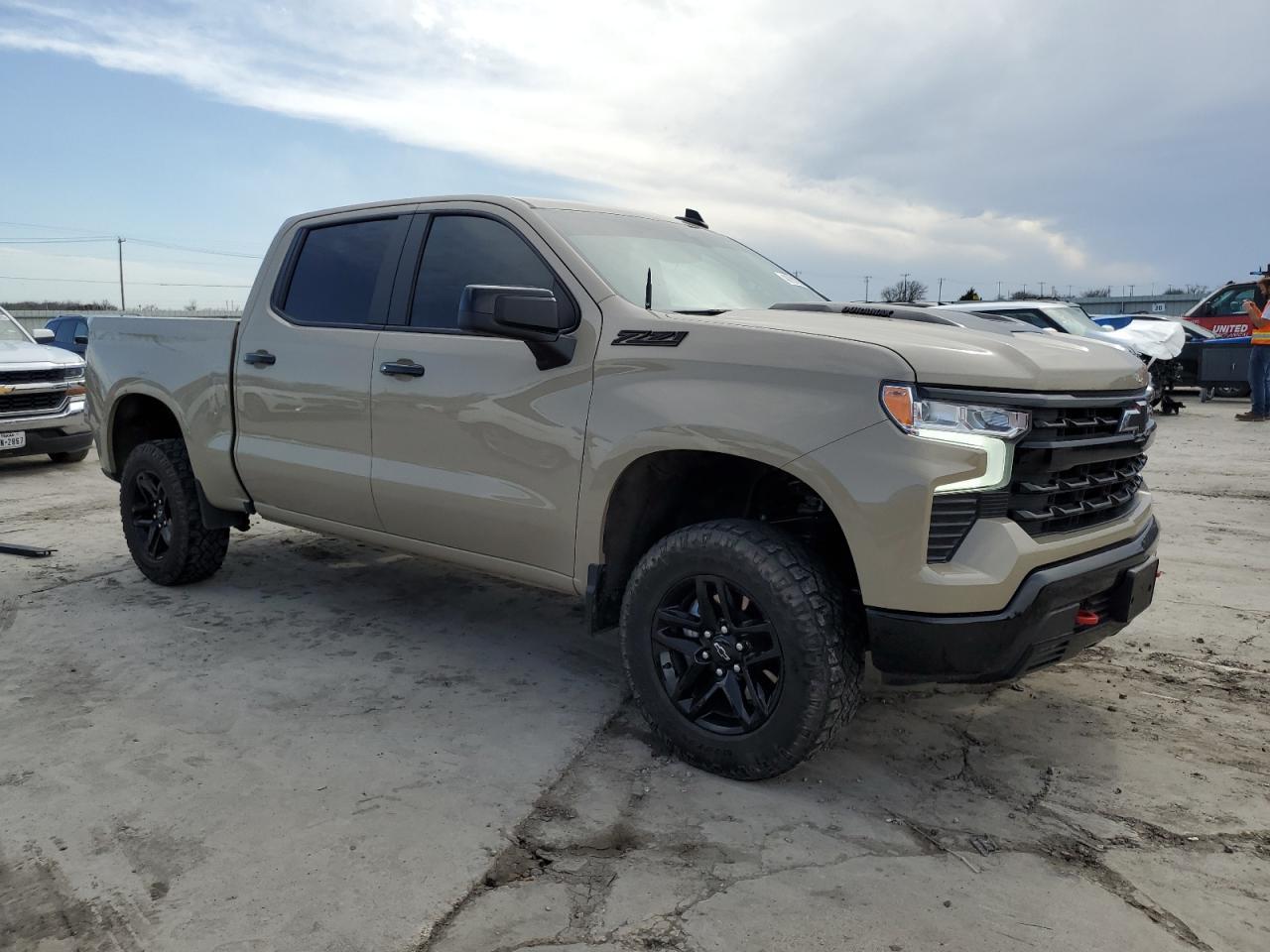 2023 CHEVROLET SILVERADO - Image 4