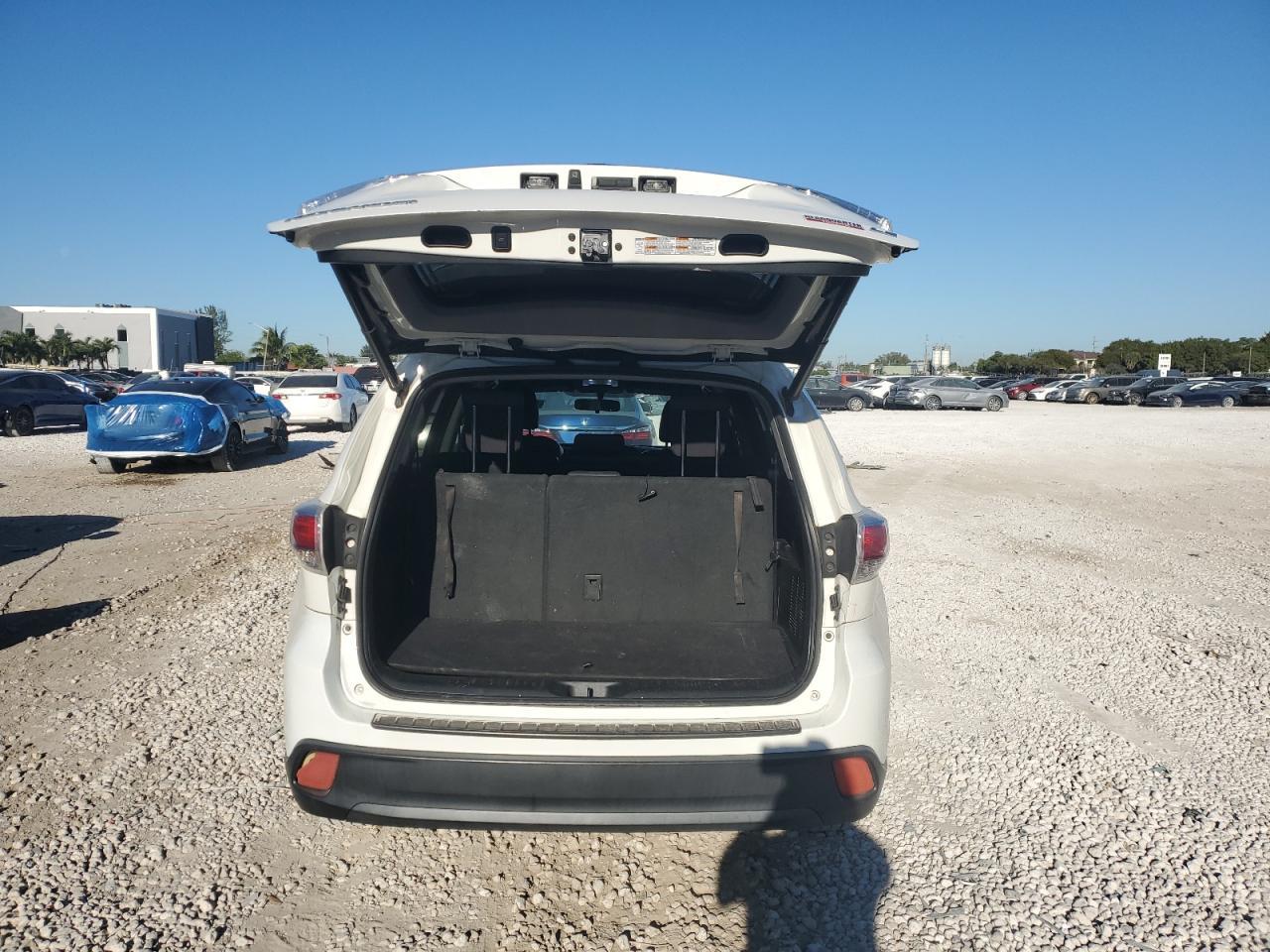 2015 TOYOTA HIGHLANDER - Image 6