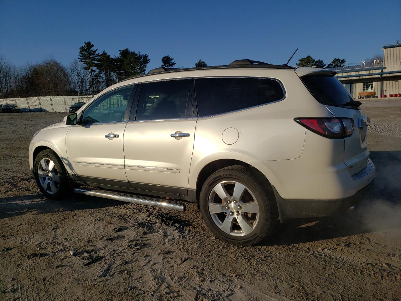 2014 CHEVROLET TRAVERSE L - Image 2