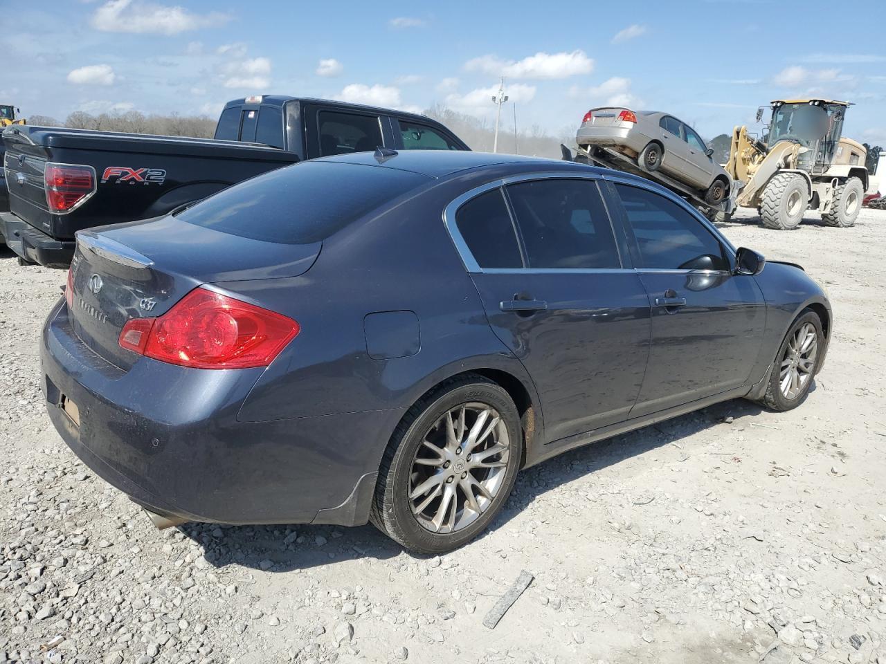 2011 INFINITI G37 BASE - Image 3