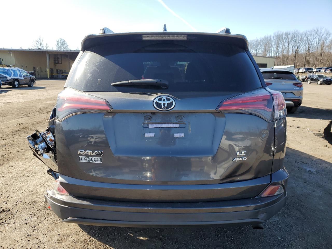2018 TOYOTA RAV4 LE - Image 6