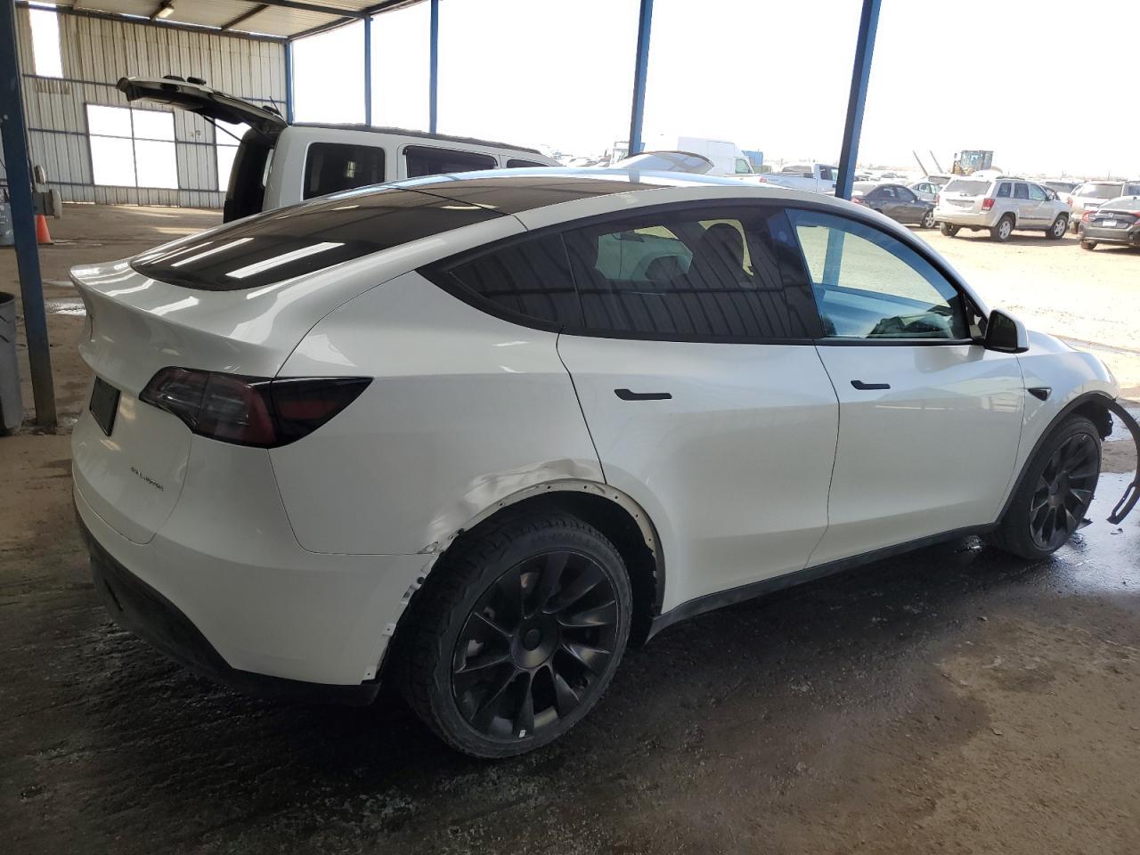 2023 TESLA MODEL Y - Image 3