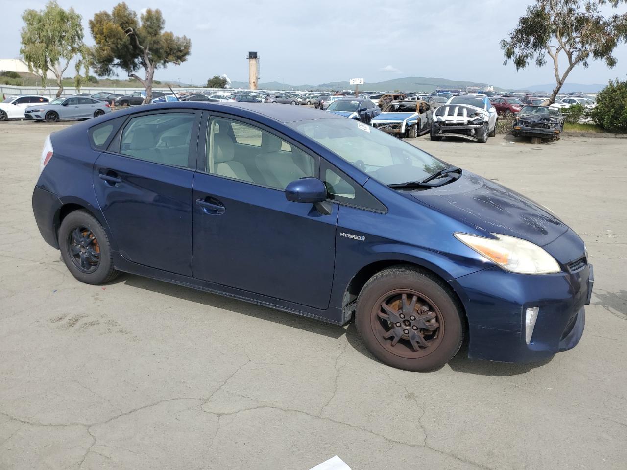 2013 TOYOTA PRIUS - Фото 4