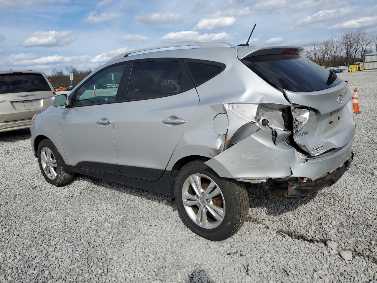2012 HYUNDAI TUCSON GLS - Image 2