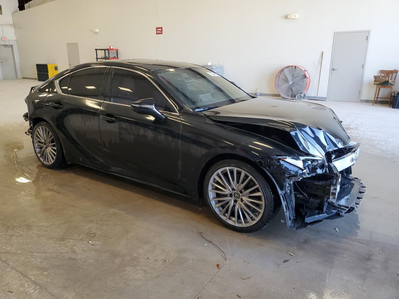 2022 LEXUS IS 300 - Фото 4