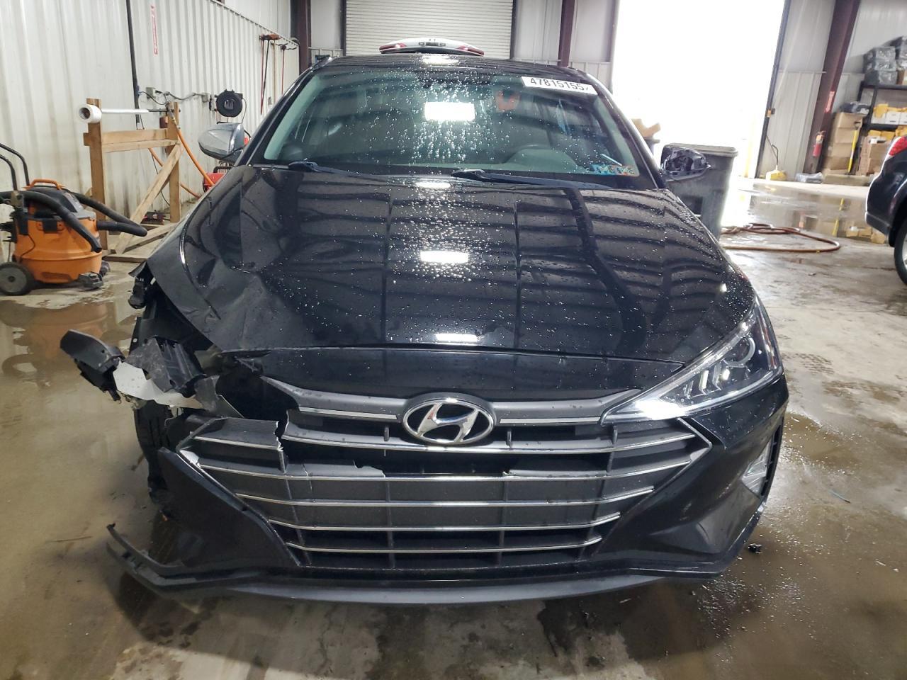 2019 HYUNDAI ELANTRA SE - Фото 5