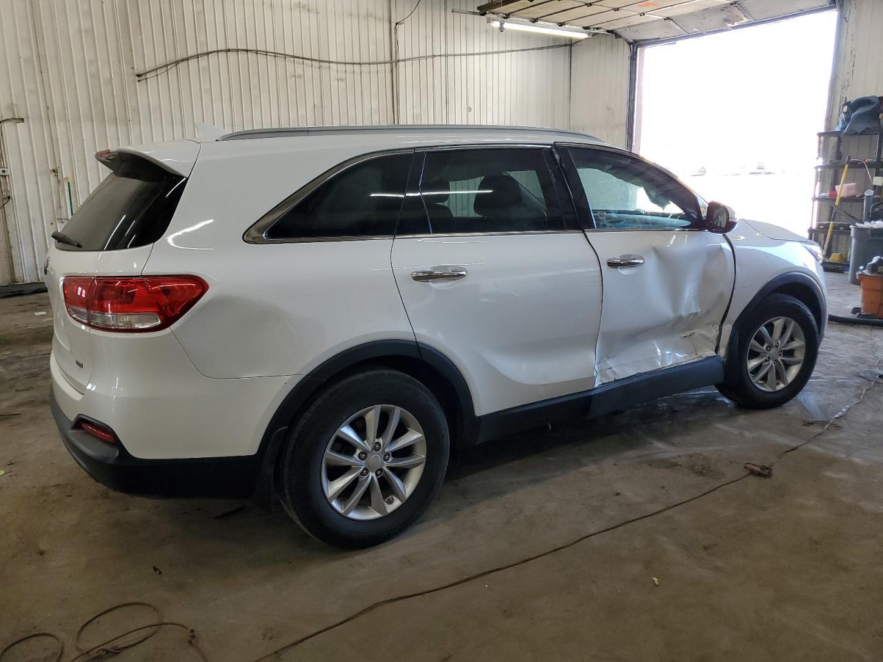 2016 KIA SORENTO LX - Image 3