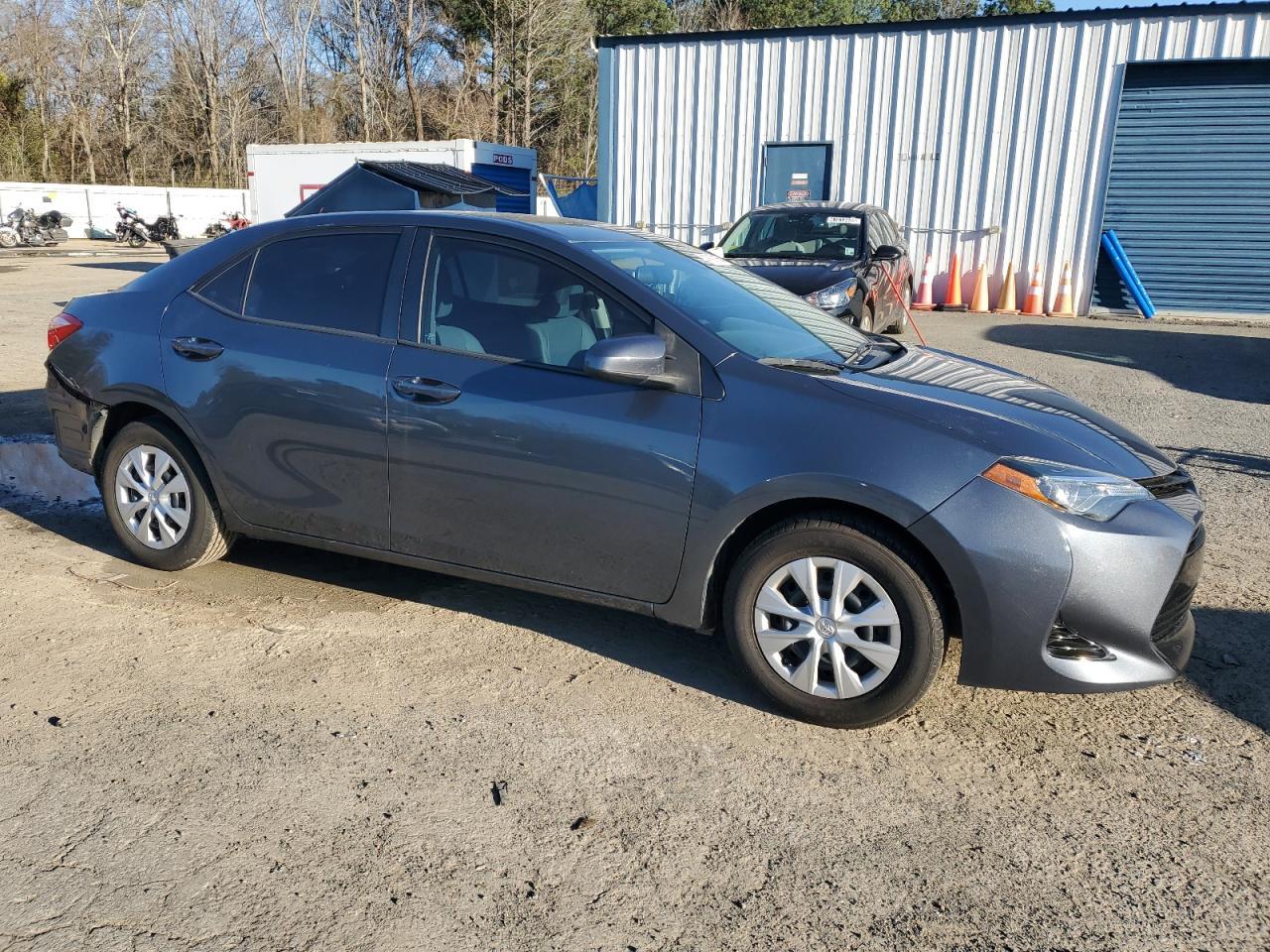 2018 TOYOTA COROLLA L - Image 4