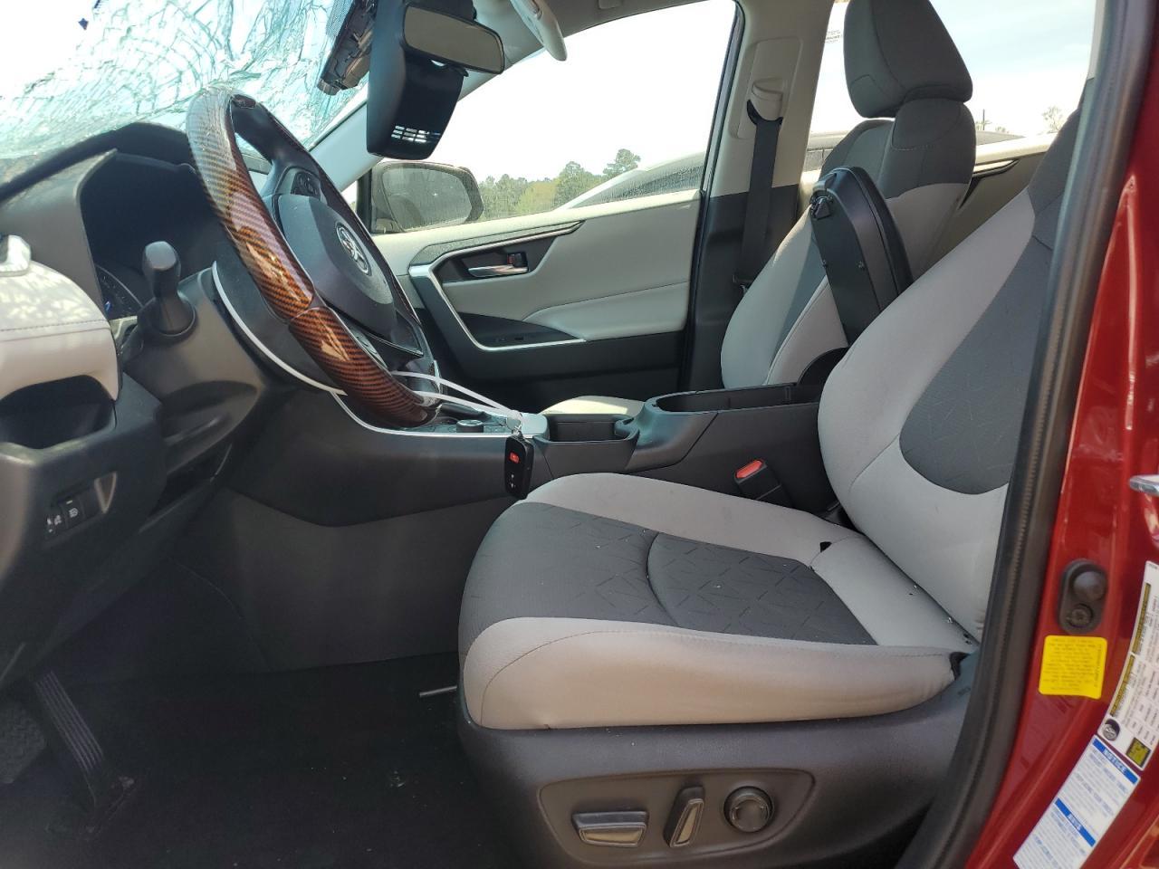 2022 TOYOTA RAV4 XLE - Image 7