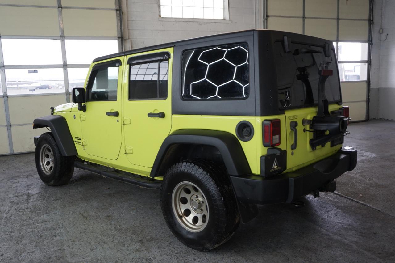 2017 JEEP WRANGLER U - Image 4