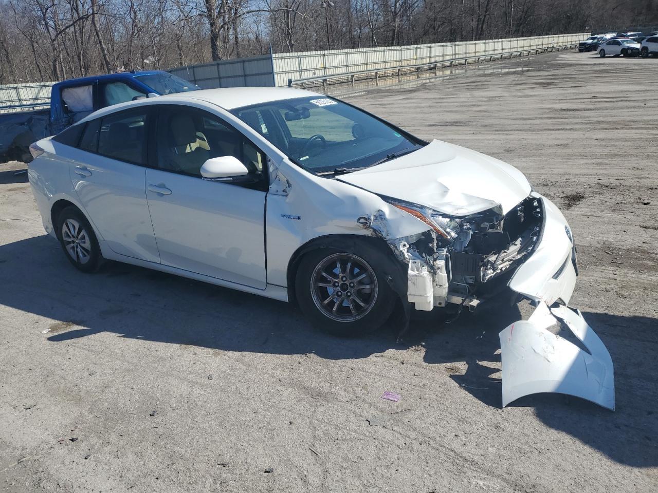 2016 TOYOTA PRIUS - Фото 4