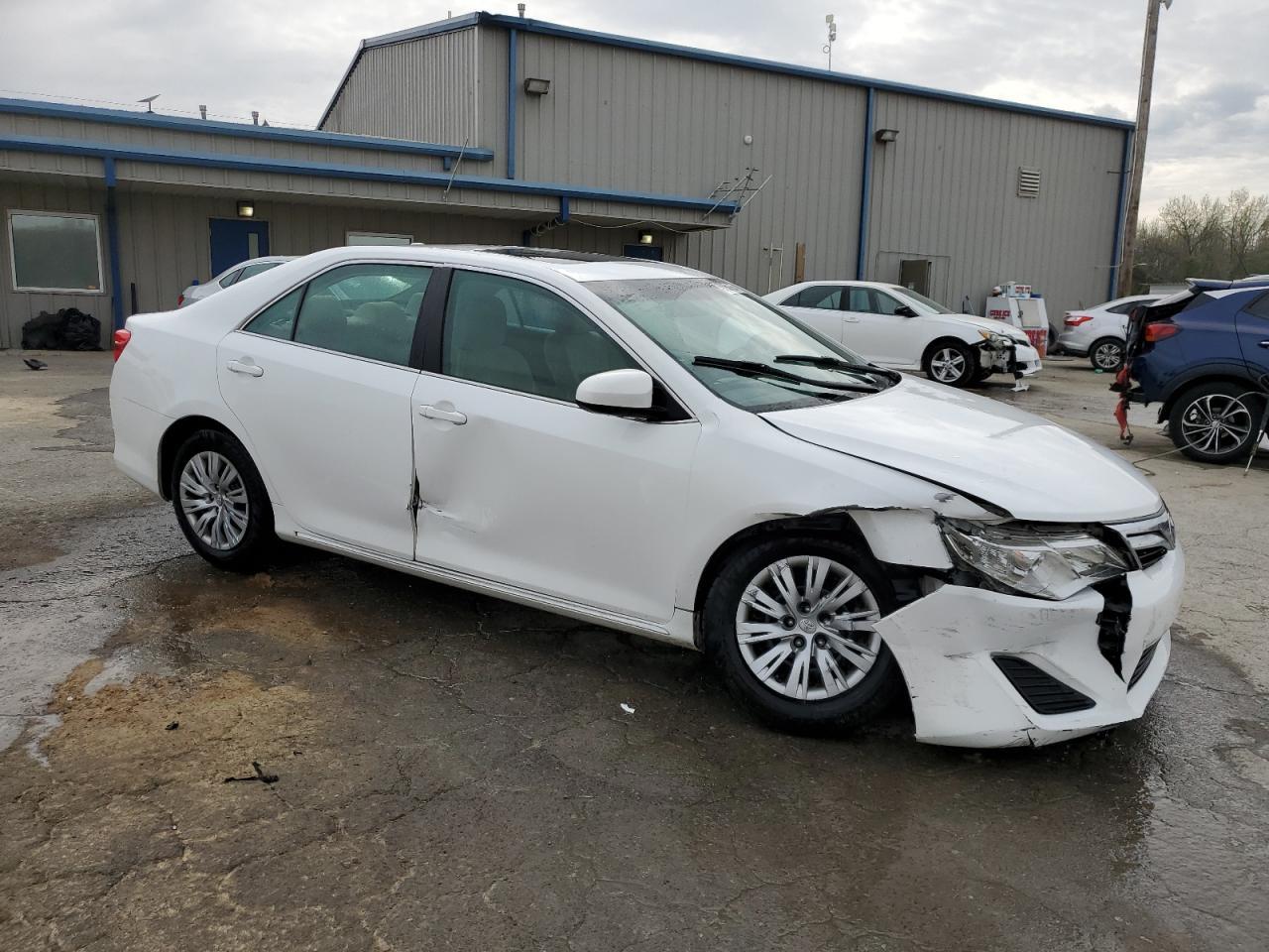 2014 TOYOTA CAMRY L - Фото 4