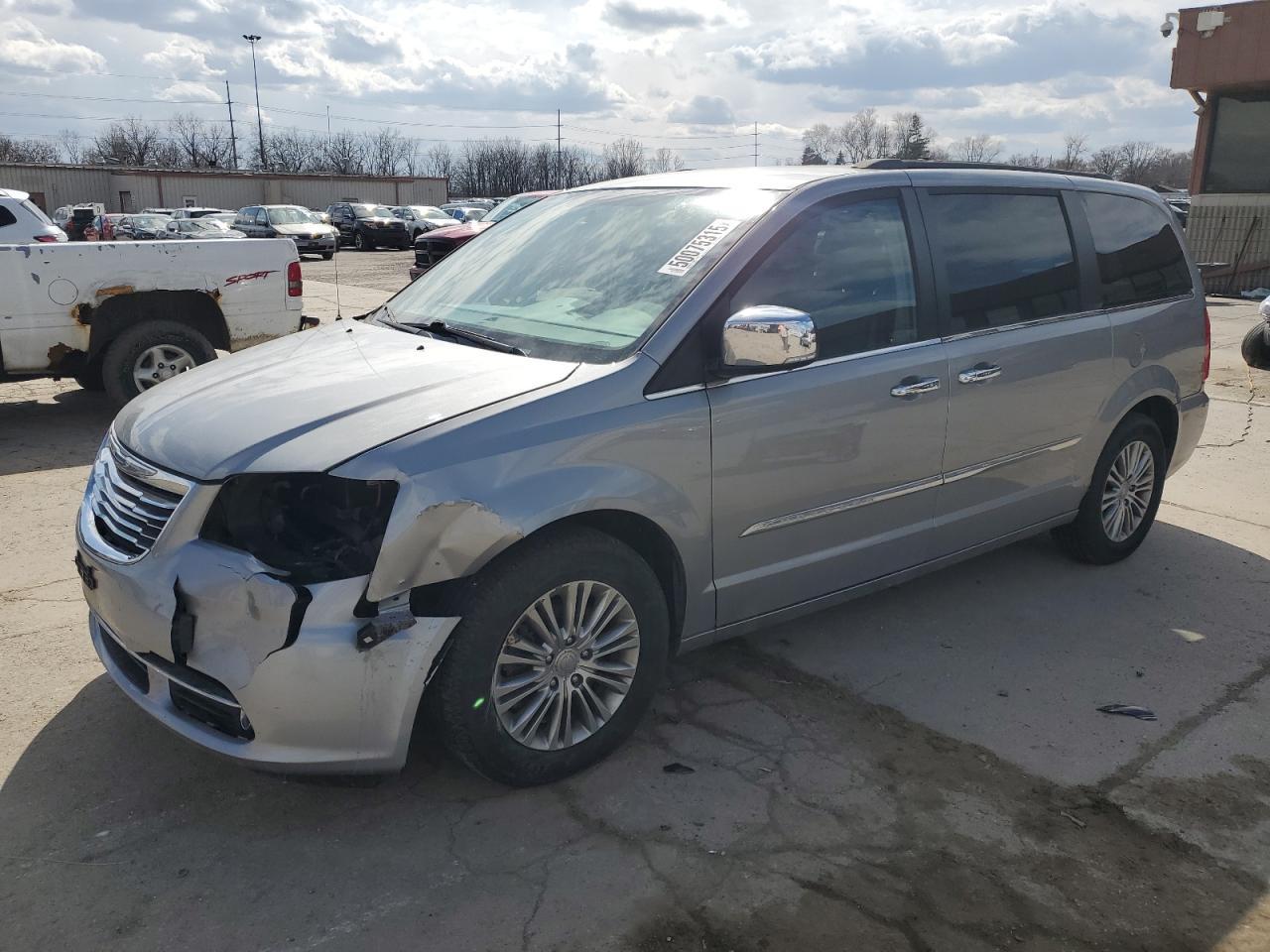 2014 CHRYSLER TOWN & COU