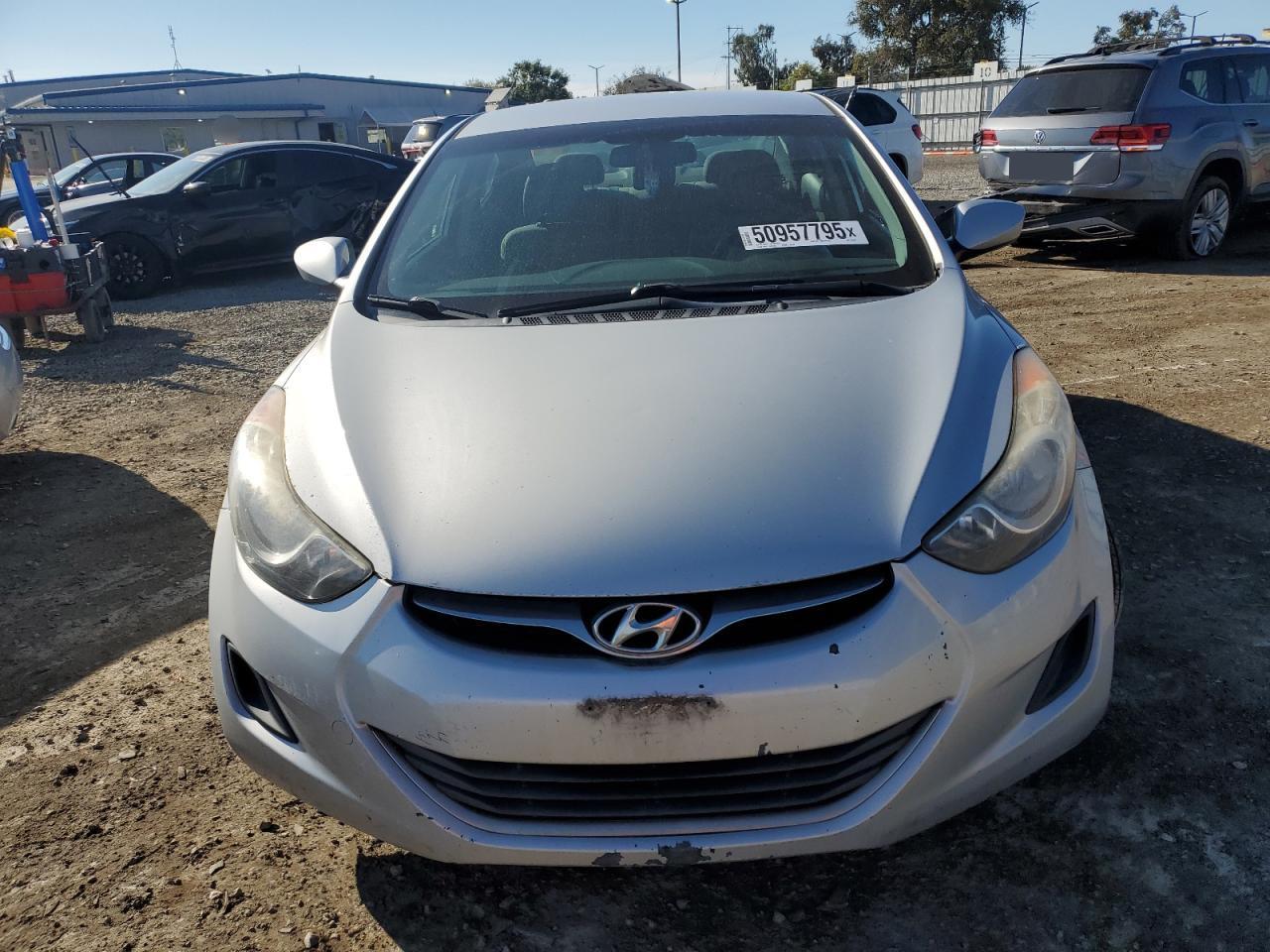 2013 HYUNDAI ELANTRA GL - Image 5