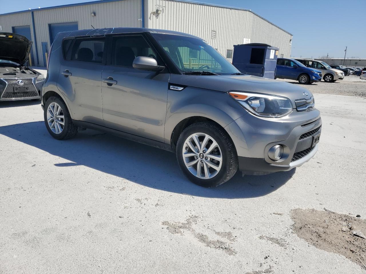 2019 KIA SOUL + - Image 4