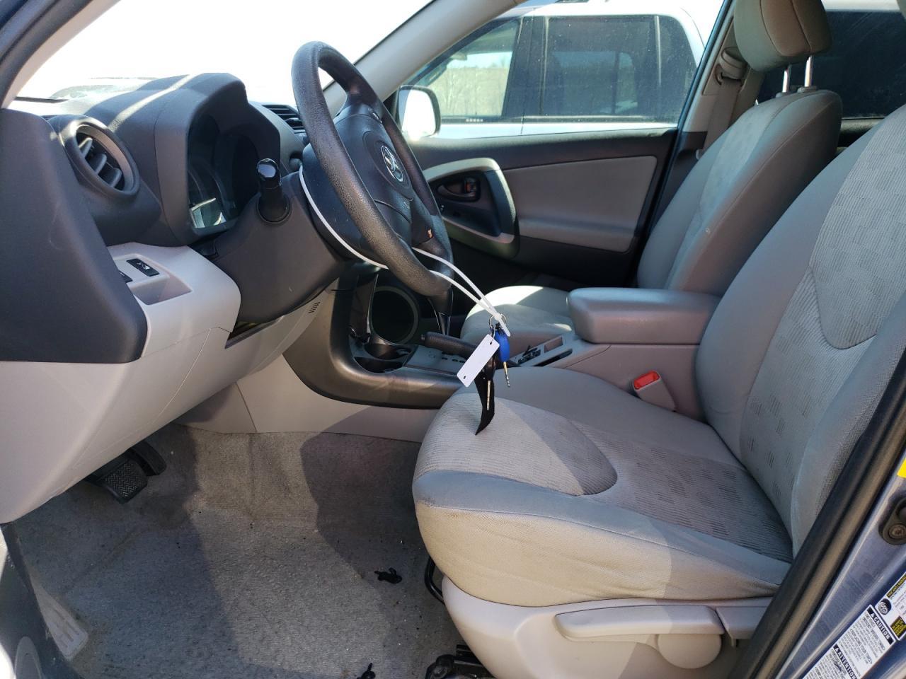 2011 TOYOTA RAV4 - Фото 7
