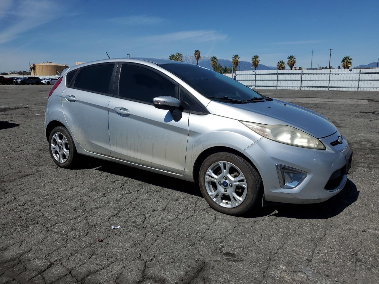 2012 FORD FIESTA SES - Image 4