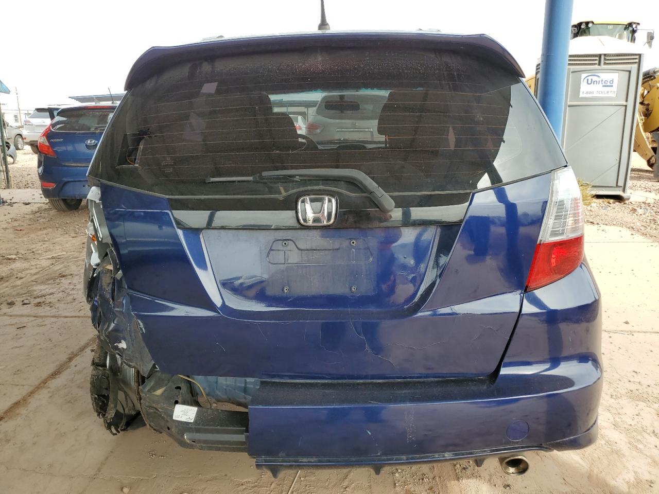 2011 HONDA FIT SPORT - Фото 6