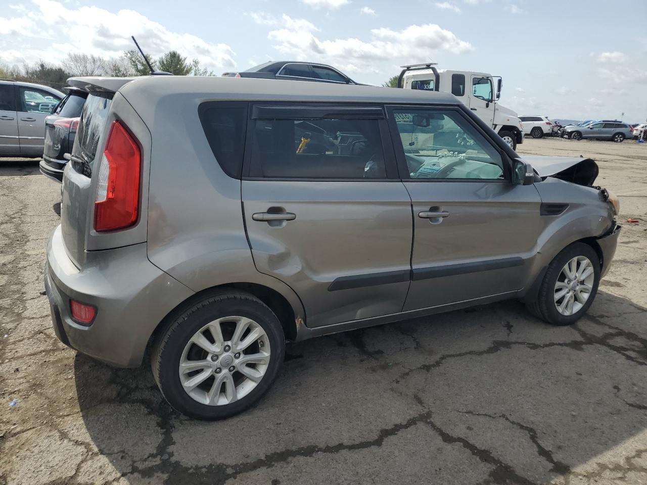 2013 KIA SOUL + - Image 3