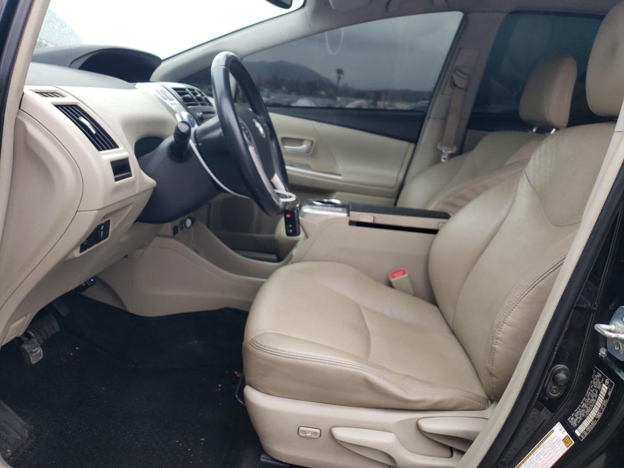 2013 TOYOTA PRIUS V - Image 7