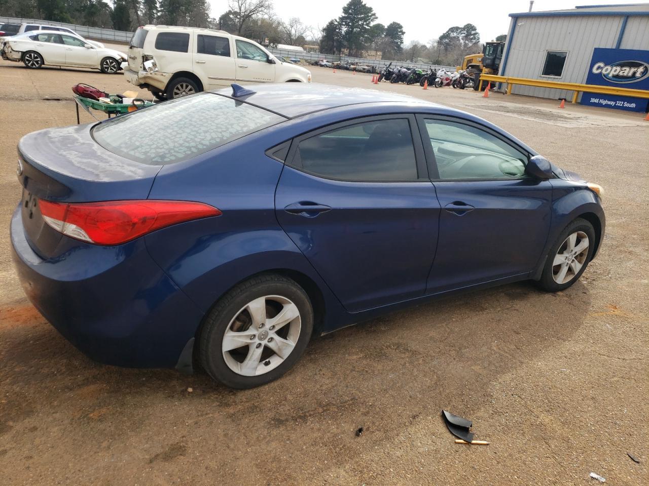 2013 HYUNDAI ELANTRA GL - Image 3
