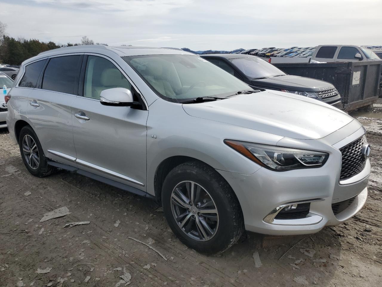 2019 INFINITI QX60 LUXE - Image 4
