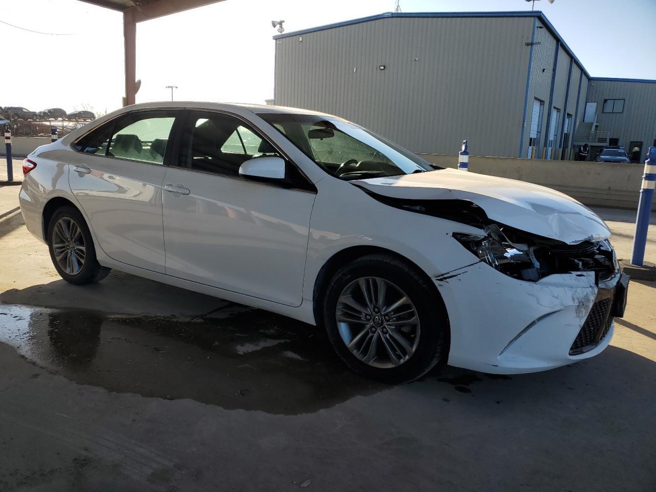2017 TOYOTA CAMRY LE - Image 4
