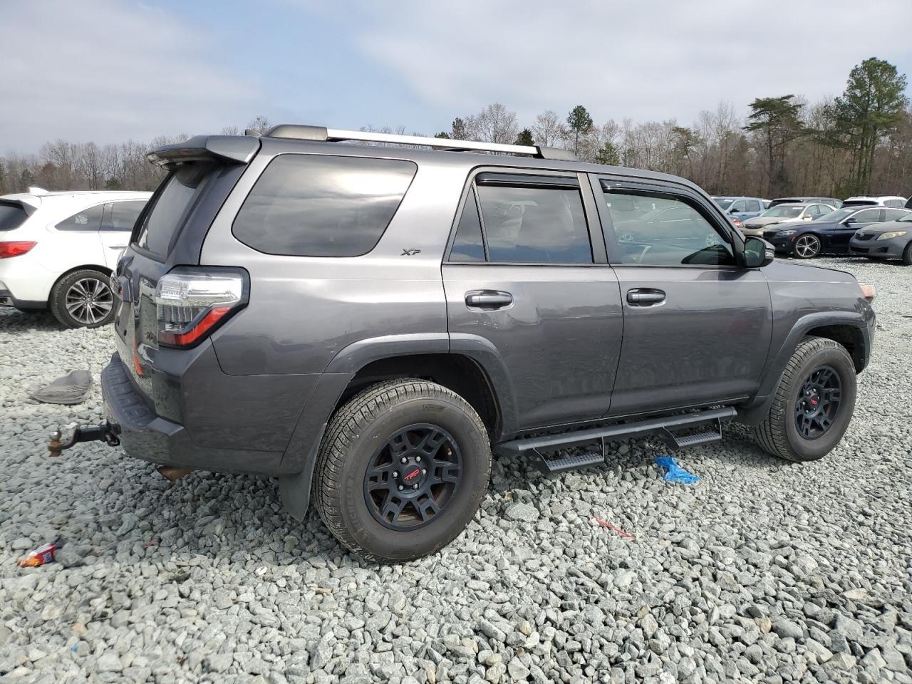 2019 TOYOTA 4RUNNER SR - Фото 3