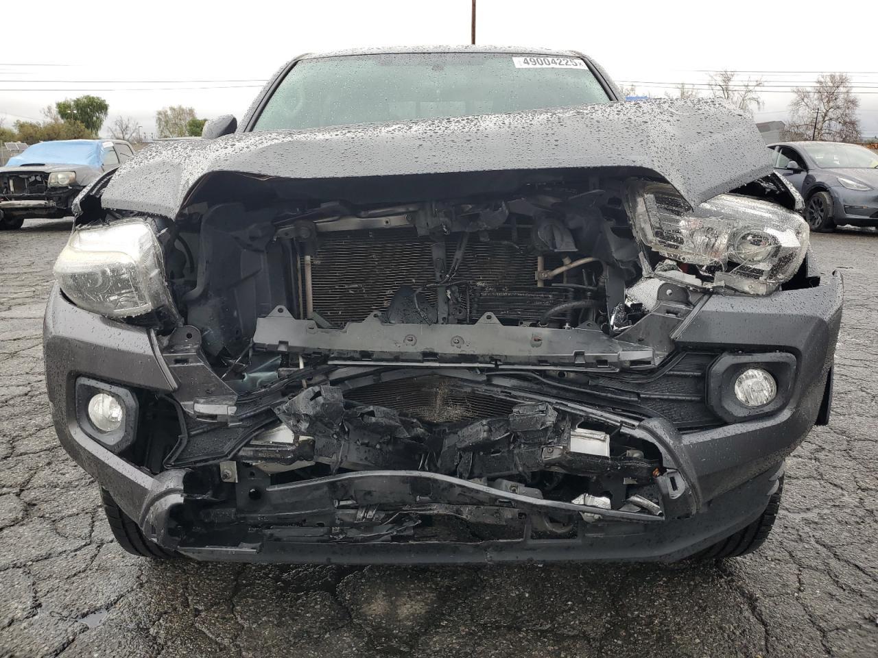 2017 TOYOTA TACOMA DOU - Фото 5