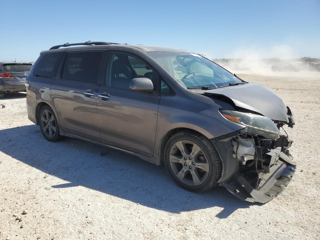 2015 TOYOTA SIENNA SPO - Фото 4