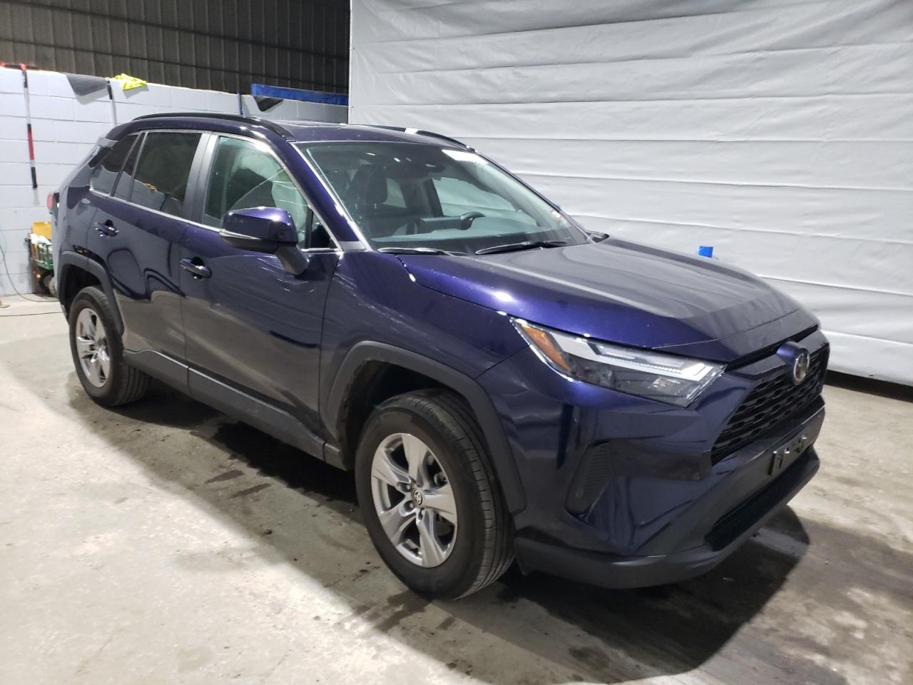 2022 TOYOTA RAV4 XLE - Image 4
