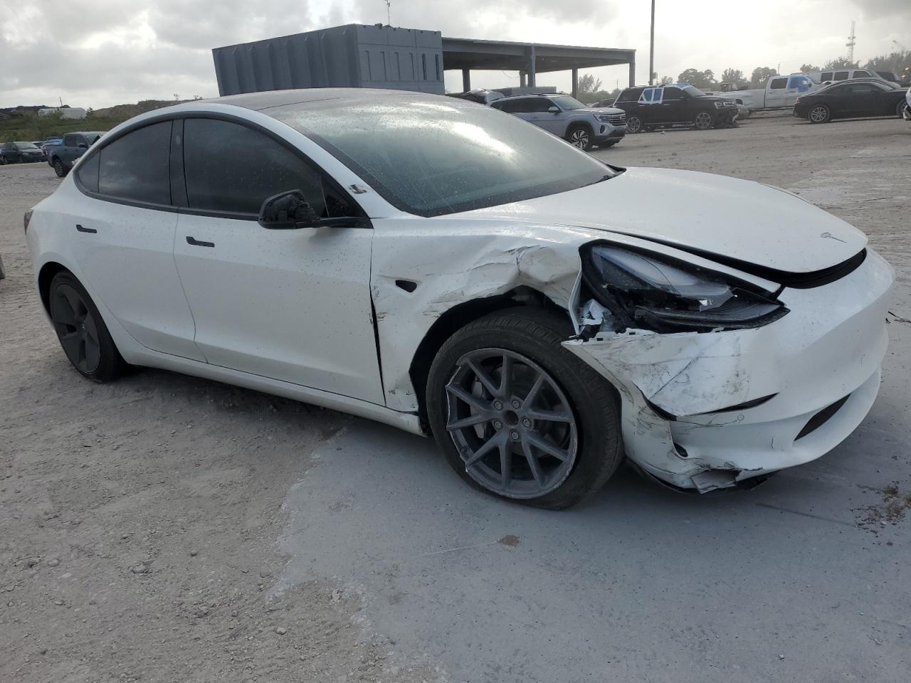2022 TESLA MODEL 3 - Image 4