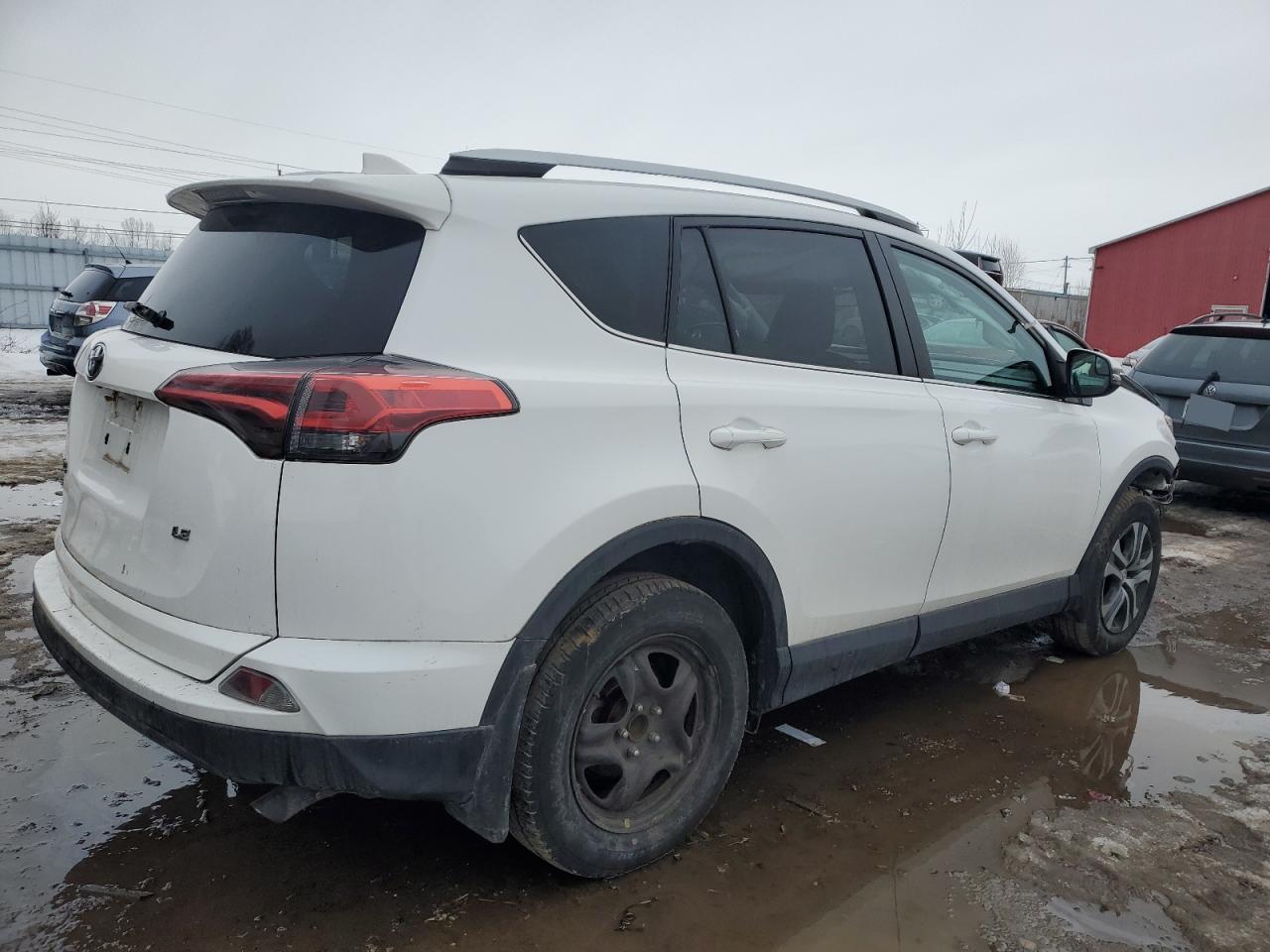 2016 TOYOTA RAV4 LE - Фото 3