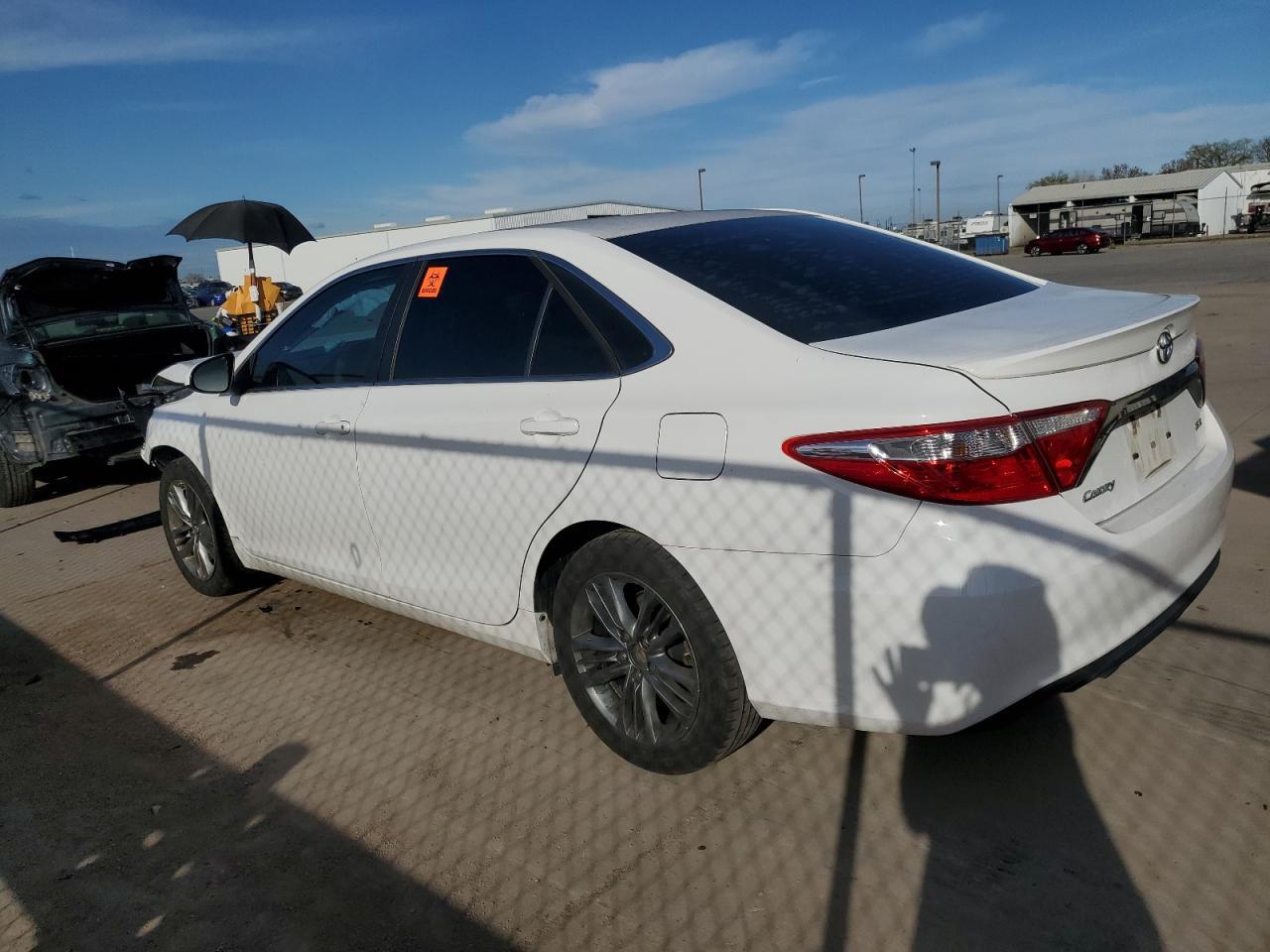 2016 TOYOTA CAMRY LE - Image 2
