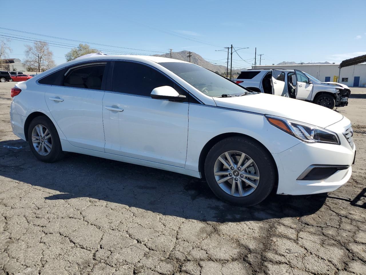 2017 HYUNDAI SONATA SE - Фото 4