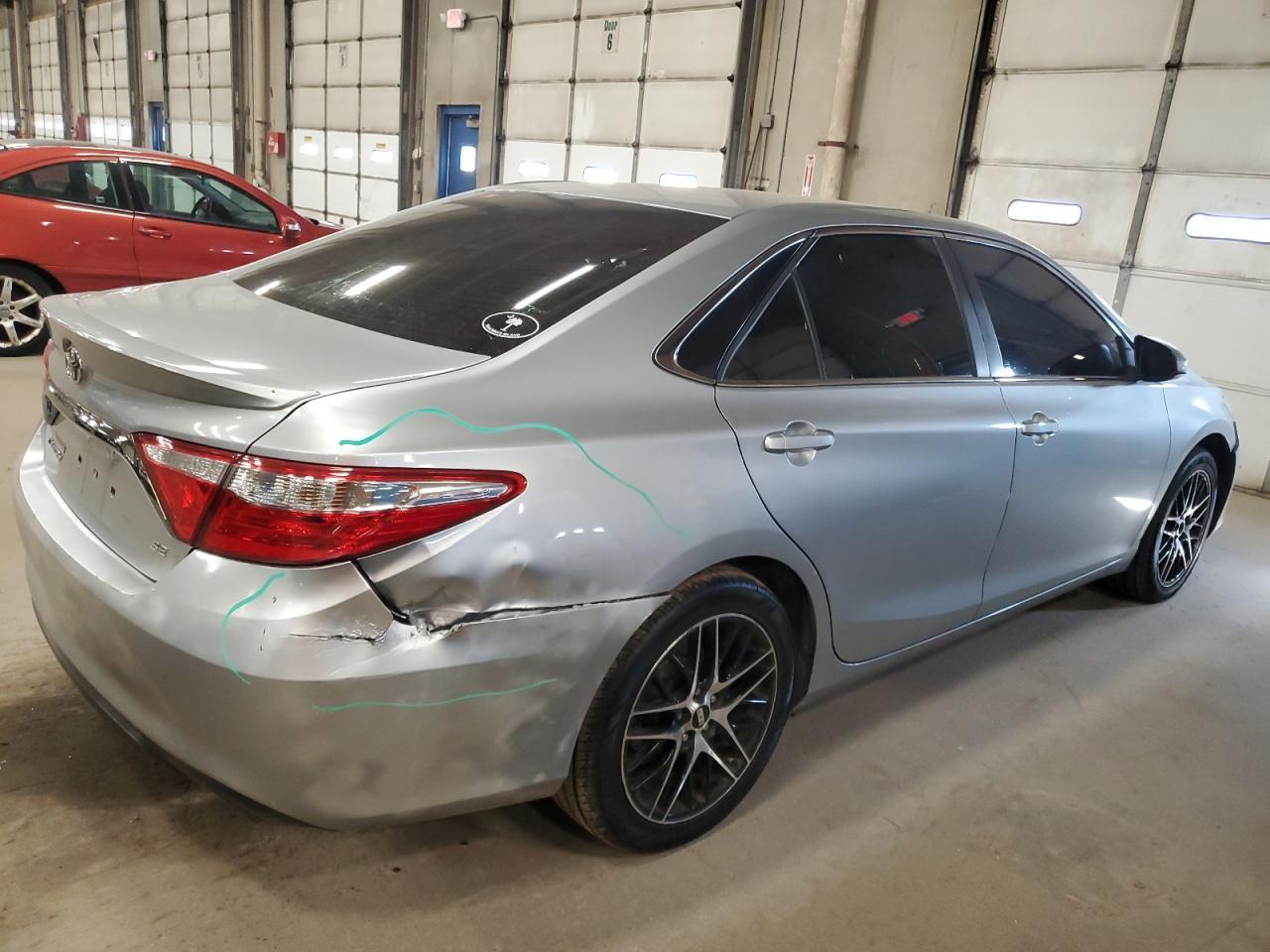 2015 TOYOTA CAMRY LE - Фото 3