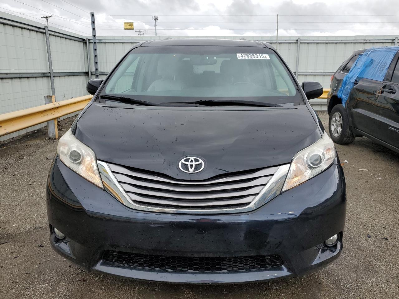 2015 TOYOTA SIENNA XLE - Фото 5