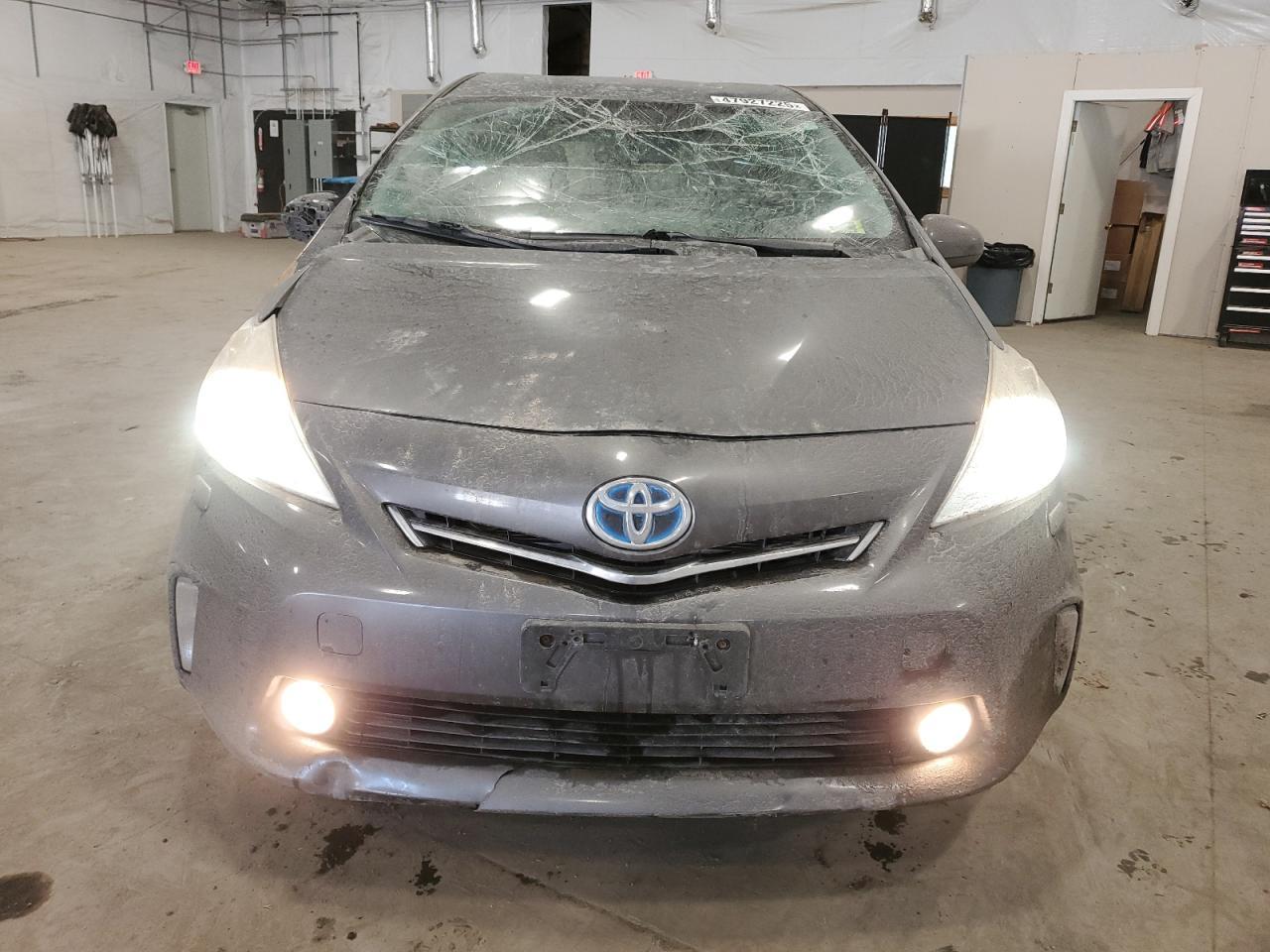 2013 TOYOTA PRIUS V - Image 5