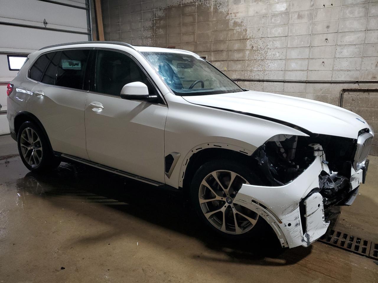 2025 BMW X5 XDRIVE5 - Фото 4