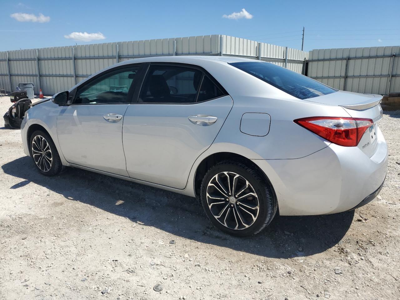 2015 TOYOTA COROLLA L - Фото 2