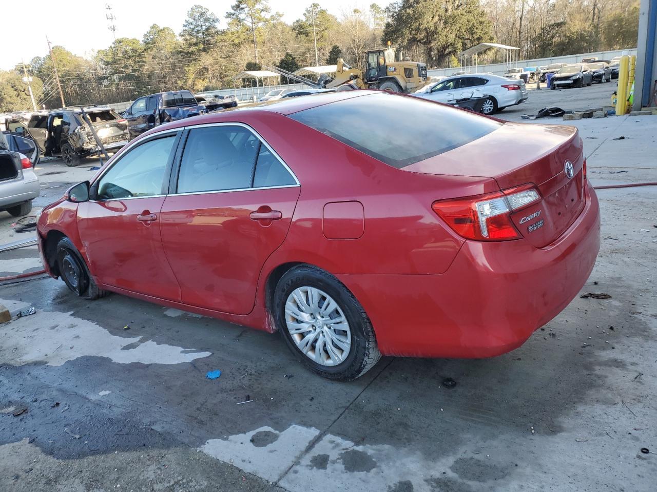 2014 TOYOTA CAMRY L - Фото 2