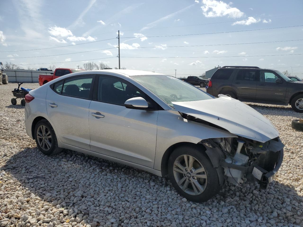 2018 HYUNDAI ELANTRA SE - Image 4