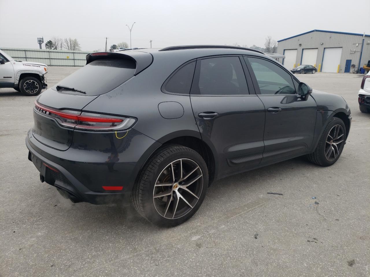2023 PORSCHE MACAN BASE - Фото 3