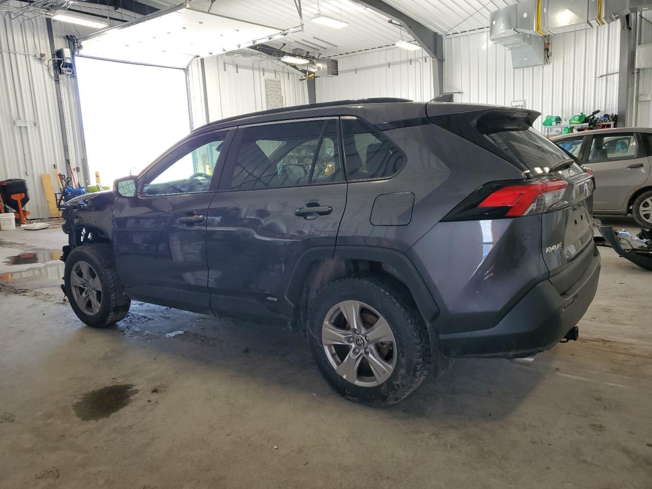 2023 TOYOTA RAV4 LE - Фото 2