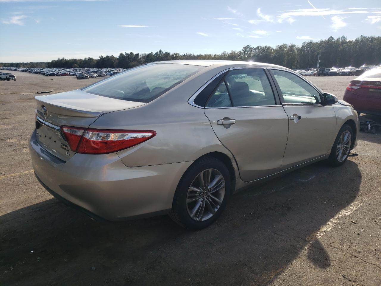 2015 TOYOTA CAMRY LE - Image 3